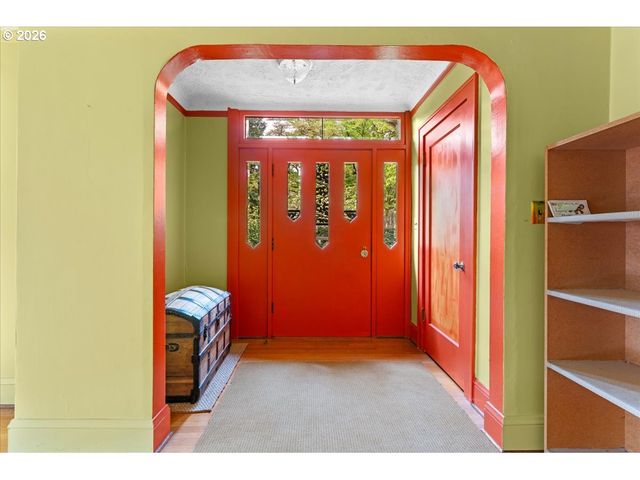 651 Se MANCHESTER Pl, Portland, OR 97202