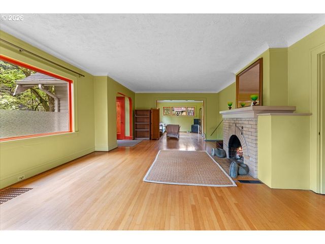 651 Se MANCHESTER Pl, Portland, OR 97202