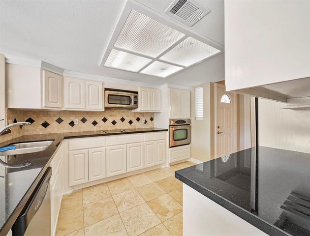 14555 Wunderlich Drive 2306, Houston, TX 77069