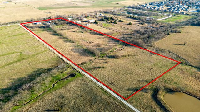 717 N Pecan Creek Trail, Valley View, TX 76272