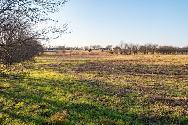 717 N Pecan Creek Trail, Valley View, TX 76272