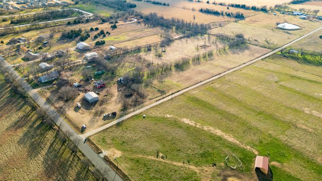 717 N Pecan Creek Trail, Valley View, TX 76272