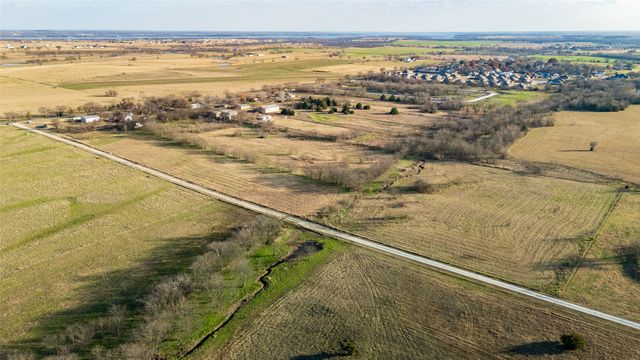 717 N Pecan Creek Trail, Valley View, TX 76272