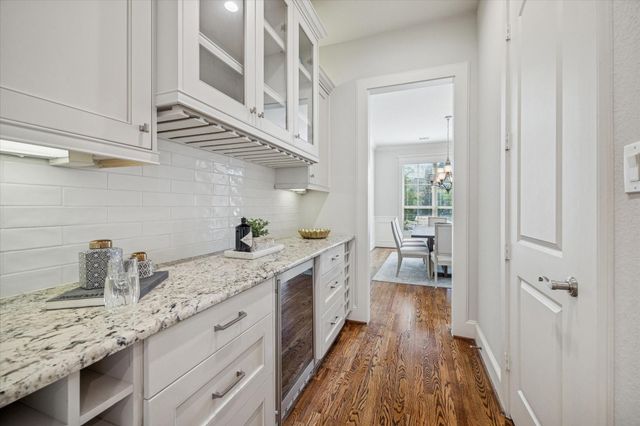 1802 Wakefield Drive, Houston, TX 77018