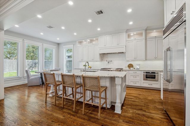 1802 Wakefield Drive, Houston, TX 77018