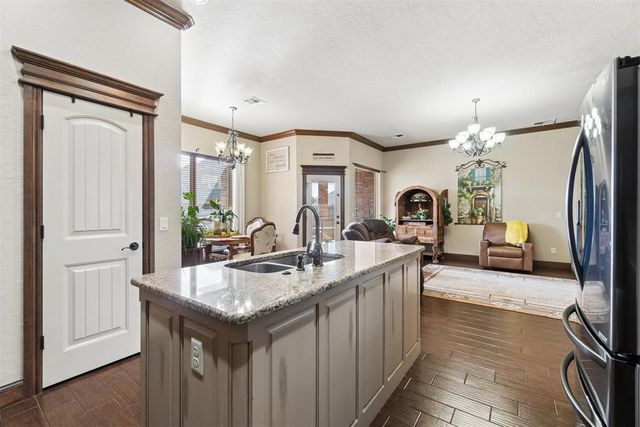 608 Prairie Hill Lane, Yukon, OK 73099