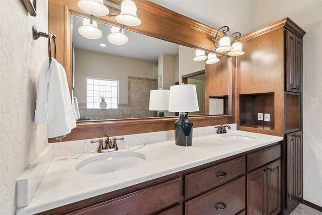 608 Prairie Hill Lane, Yukon, OK 73099