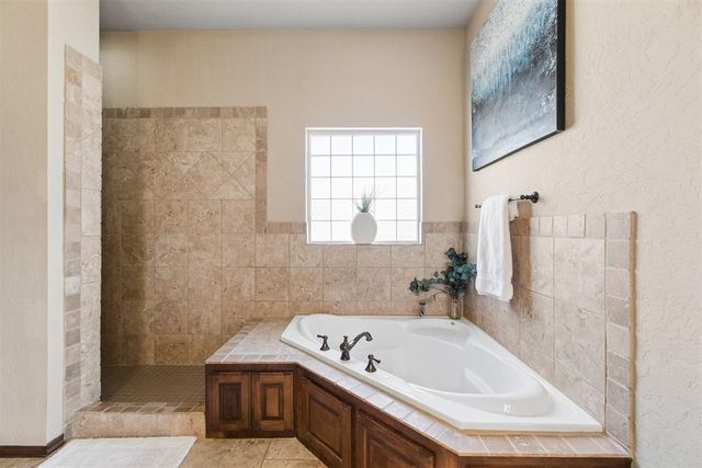 608 Prairie Hill Lane, Yukon, OK 73099