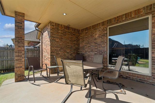 608 Prairie Hill Lane, Yukon, OK 73099