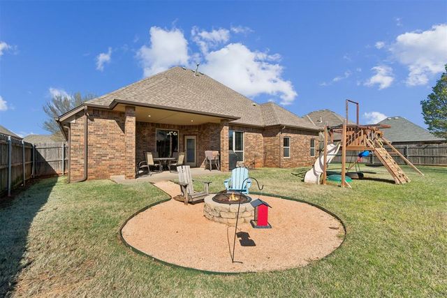 608 Prairie Hill Lane, Yukon, OK 73099