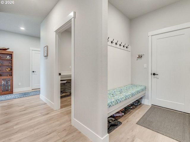 1804 S LOCUST St, Canby, OR 97013