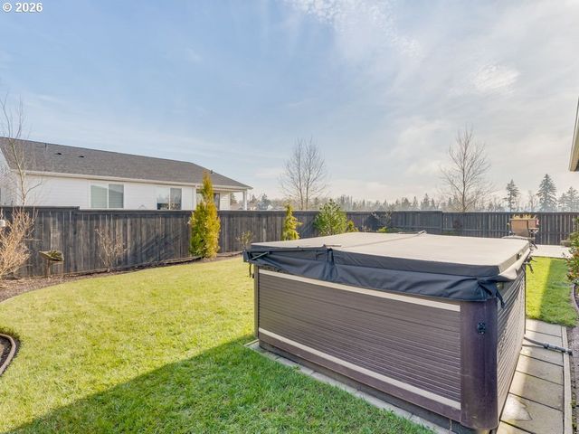 1804 S LOCUST St, Canby, OR 97013