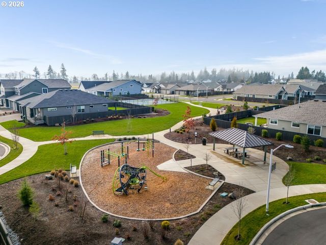 1804 S LOCUST St, Canby, OR 97013