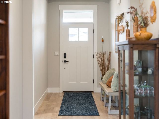 1804 S LOCUST St, Canby, OR 97013