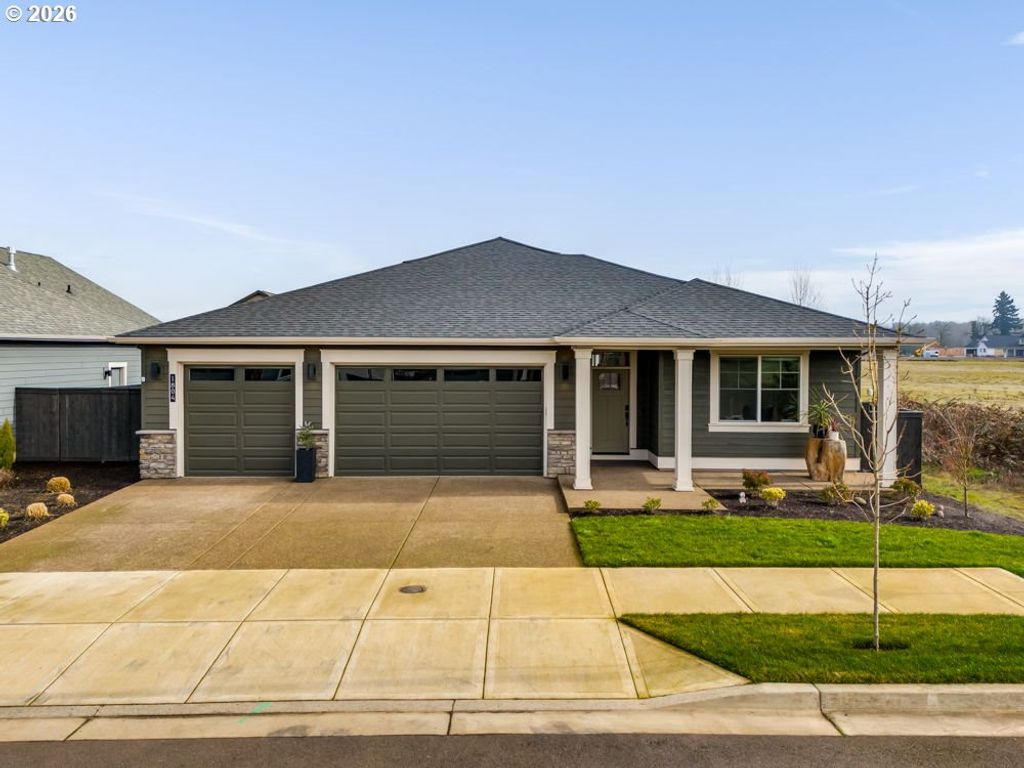 1804 S LOCUST St, Canby, OR 97013