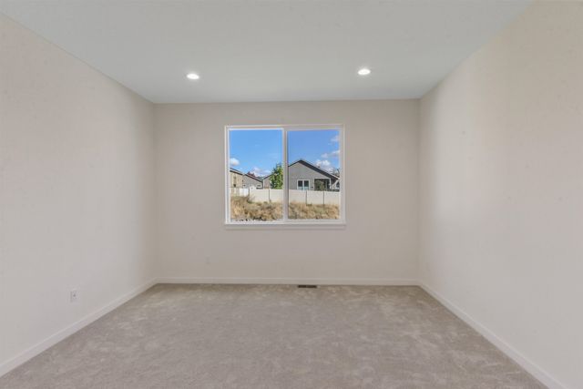 3335 S Morrill Ln, Spokane, WA 99223