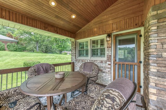 6 Bridgewood Court, Johnson City, TN 37604