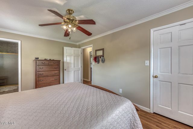 6 Bridgewood Court, Johnson City, TN 37604