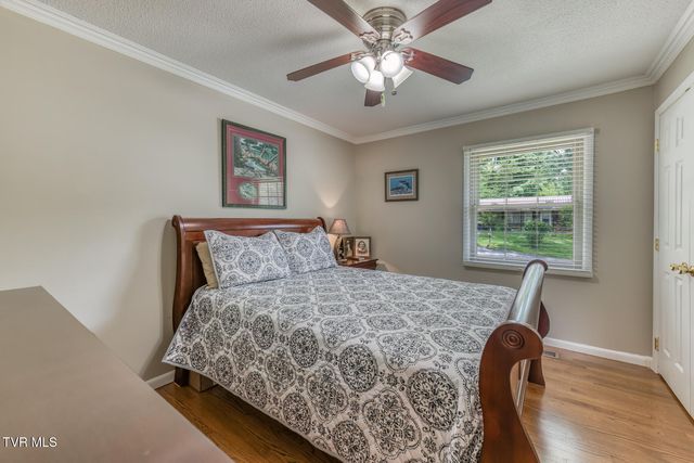 6 Bridgewood Court, Johnson City, TN 37604