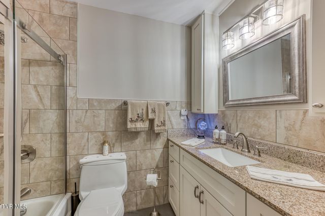 6 Bridgewood Court, Johnson City, TN 37604