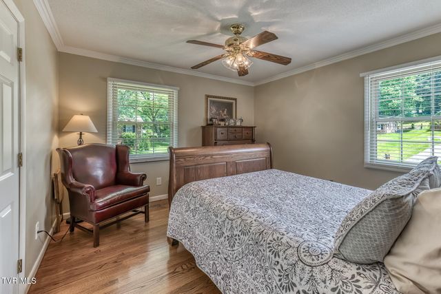6 Bridgewood Court, Johnson City, TN 37604