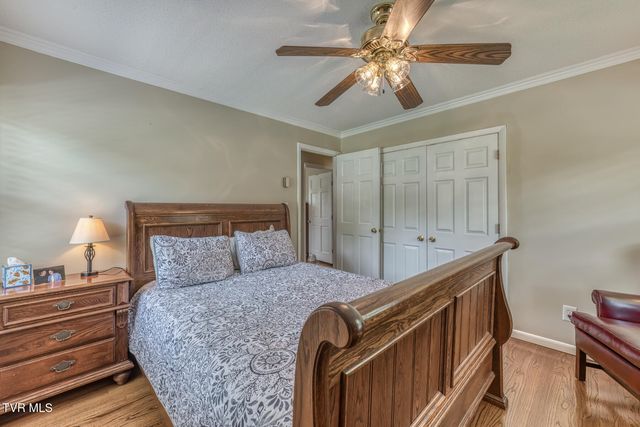 6 Bridgewood Court, Johnson City, TN 37604