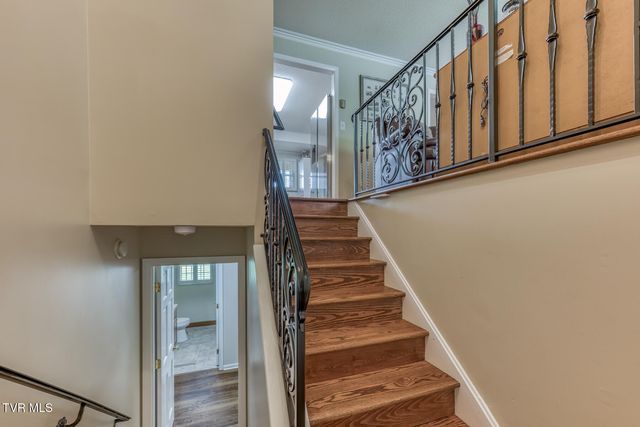 6 Bridgewood Court, Johnson City, TN 37604