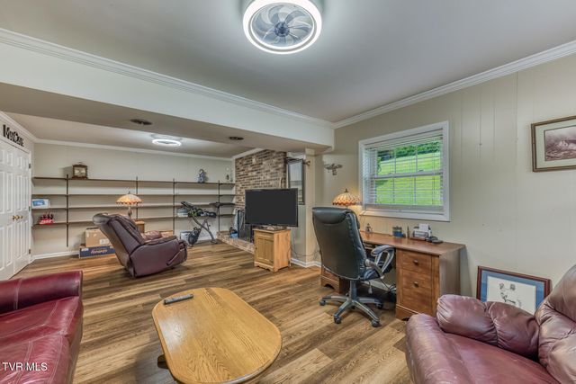 6 Bridgewood Court, Johnson City, TN 37604