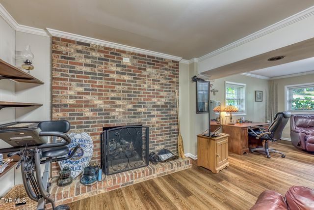 6 Bridgewood Court, Johnson City, TN 37604