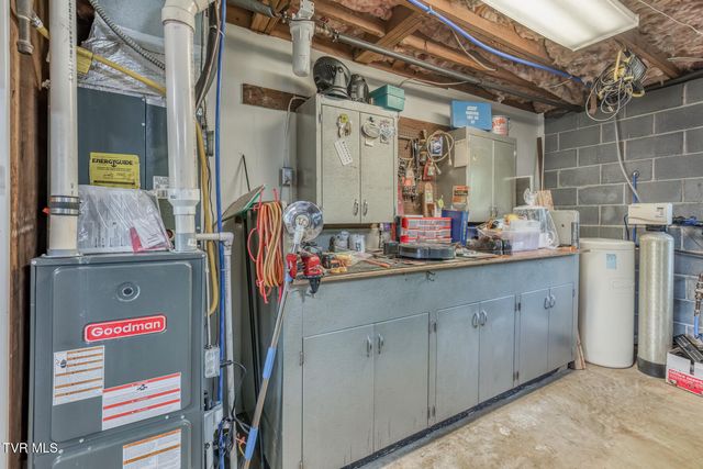 6 Bridgewood Court, Johnson City, TN 37604
