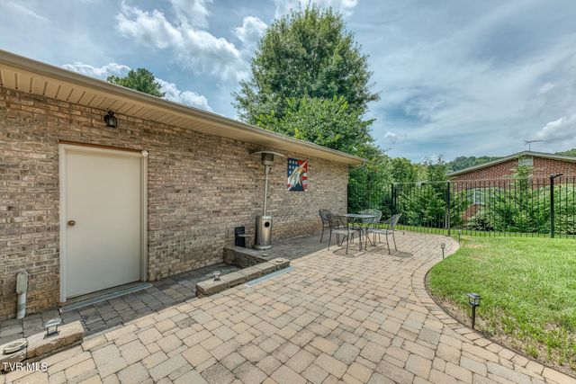 6 Bridgewood Court, Johnson City, TN 37604