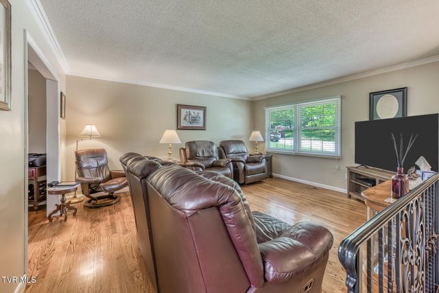6 Bridgewood Court, Johnson City, TN 37604