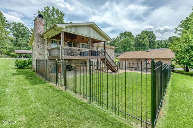 6 Bridgewood Court, Johnson City, TN 37604