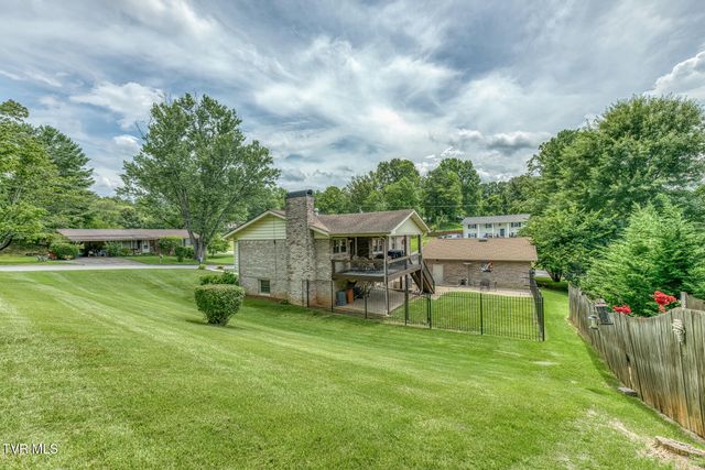 6 Bridgewood Court, Johnson City, TN 37604