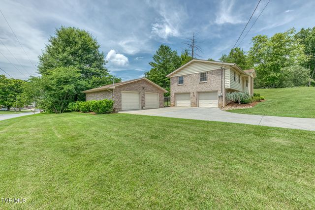 6 Bridgewood Court, Johnson City, TN 37604