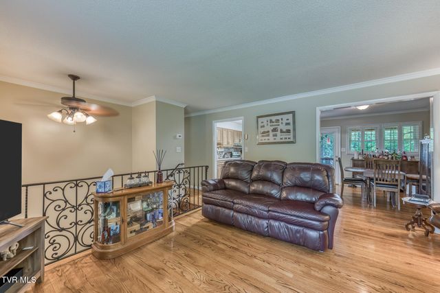 6 Bridgewood Court, Johnson City, TN 37604