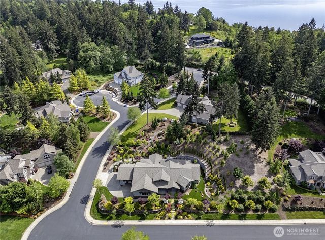 616 Hyak Way, Fox Island, WA 98333