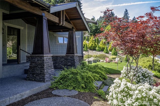 616 Hyak Way, Fox Island, WA 98333