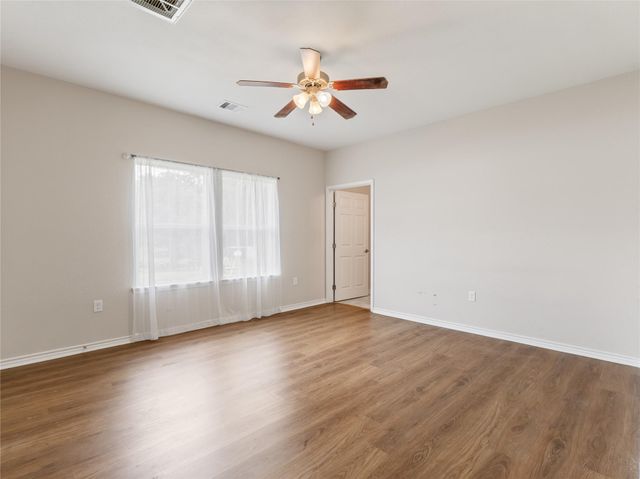 118 W Dahlgreen, Wharton, TX 77488