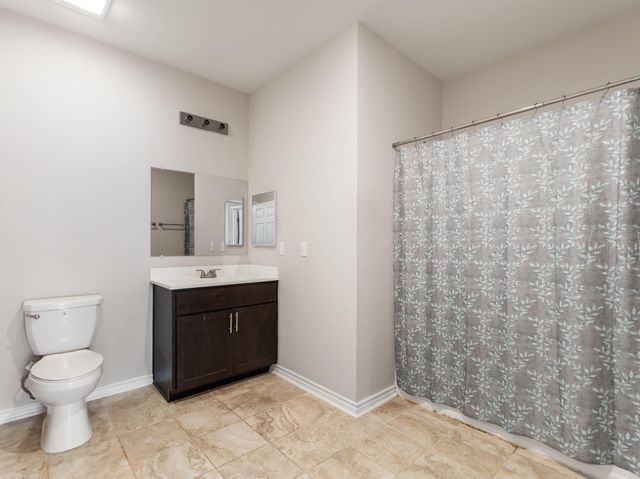 118 W Dahlgreen, Wharton, TX 77488