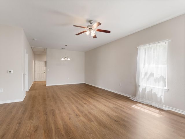 118 W Dahlgreen, Wharton, TX 77488