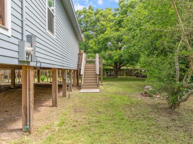 118 W Dahlgreen, Wharton, TX 77488