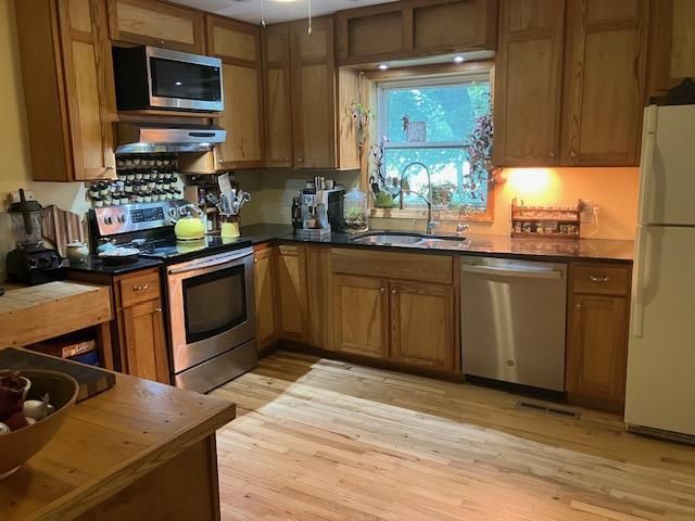 6908 Paoli Road, Belleville, WI 53508