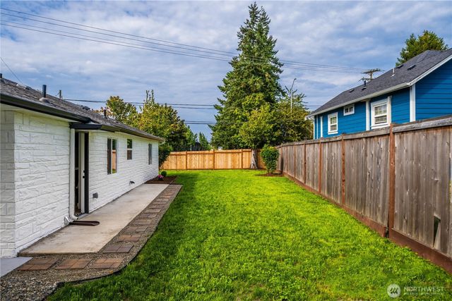 1503 S Ridgewood Avenue, Tacoma, WA 98405