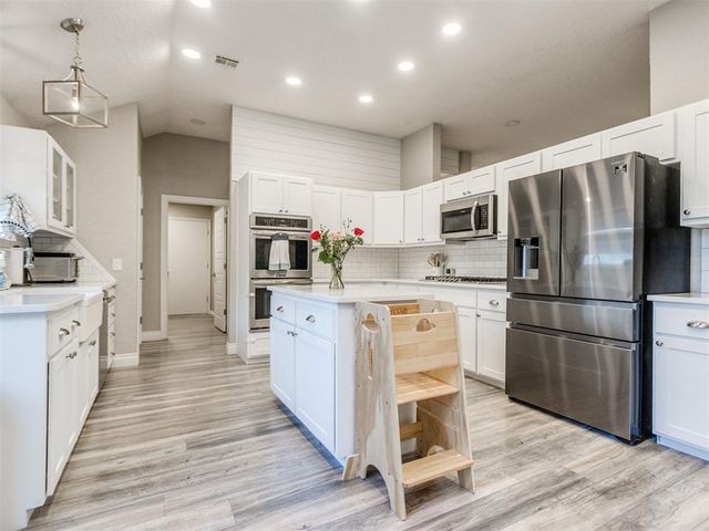 2713 Weymouth Way, Norman, OK 73071