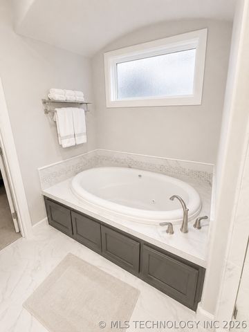 3719 E 116th Street S, Tulsa, OK 74137