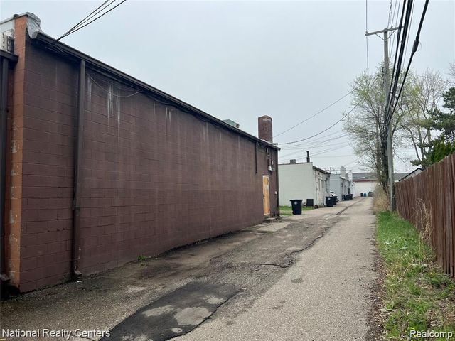 15210 Middlebelt Road, Livonia, MI 48154