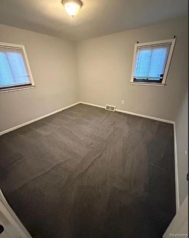 27034 Ford Road, Dearborn Heights, MI 48127