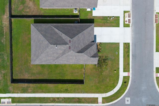 1660 Rangeland Ave, Zachary, LA 70791