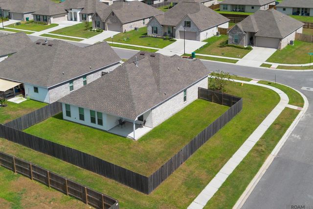 1660 Rangeland Ave, Zachary, LA 70791